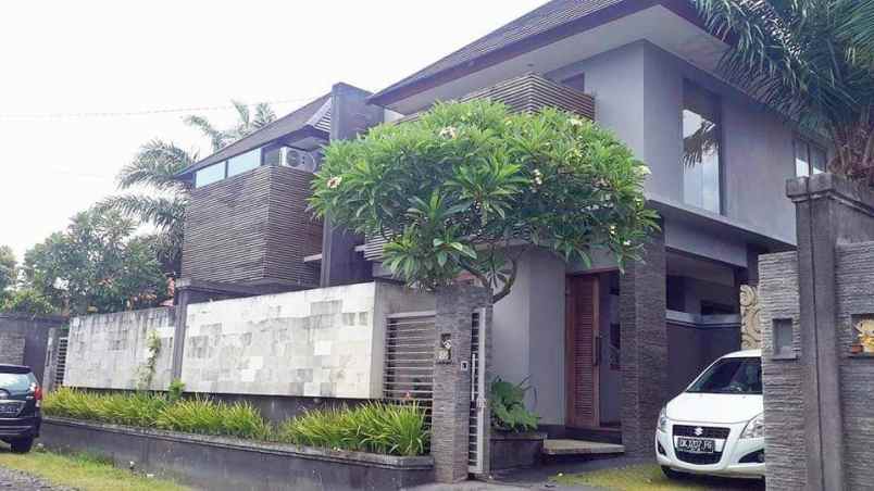 villa di seminyak bali dekat sunset road