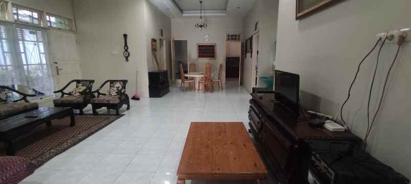 villa jalan cisarua km 80 puncak