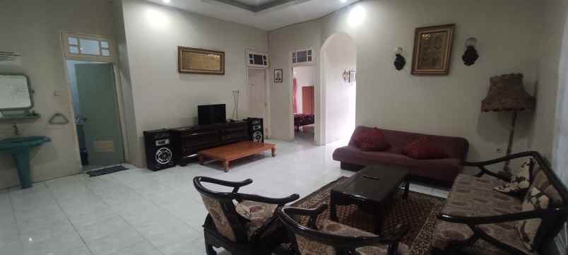 villa jalan cisarua km 80 puncak