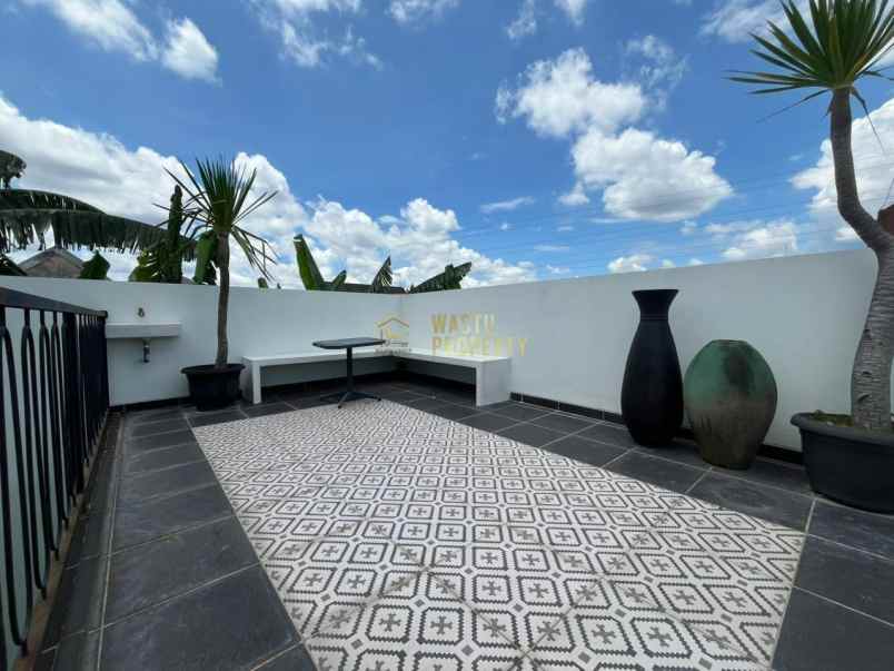 villa private pool 2 lantai di palagan ngaglik sleman