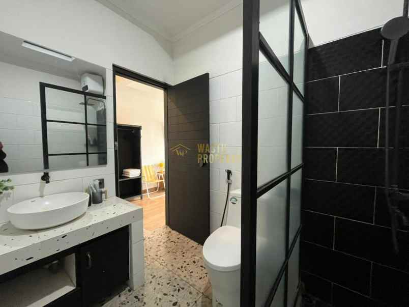 villa private pool 2 lantai di palagan ngaglik sleman