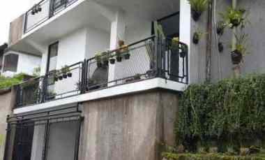 832 rumah modern 4lt di cikutra dago bandung utara