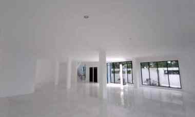 Bangunan Tempat Usaha di Raya Kenjeran, Strategis