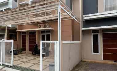 Beli Rumah Bonus Kost Kostan 8 Kamar di Arcamanik