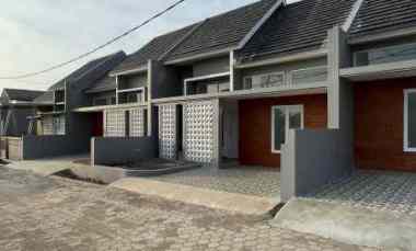 Rumah Dijual di Jalan Alternatif Kota Bukit Indah, Desa Cigelam, Purwakarta 41151
