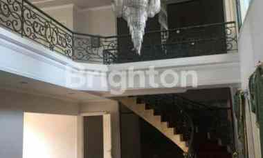 Dharmahusada Indah, Row Jalan 3 Mobil, Semi Furniture