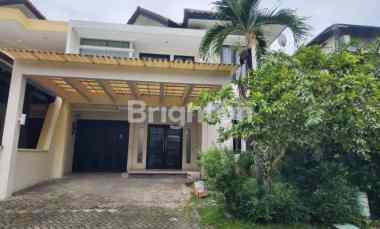 Dharmahusada Regency 1,5 Lantai Furnish One Gate