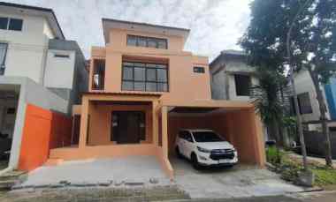 di sewa kan rumah 2 lantai di sentul city