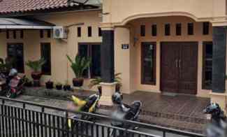 dijual 2 rumah 1 shm