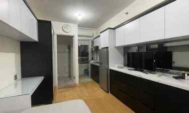 Apartemen Educity Stanford dekat East Coast Dharmahusada Manyar LLZ