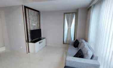 3 Br Apartemen La Riz Mansion Pakuwon Mall, Lantai Rendah Full Furnish