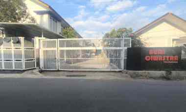 dijual cepat rumah di komplek bumi ciwastratown house