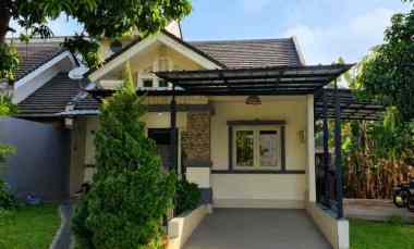 dijual cepat rumah nyaman dan aman grand wisata