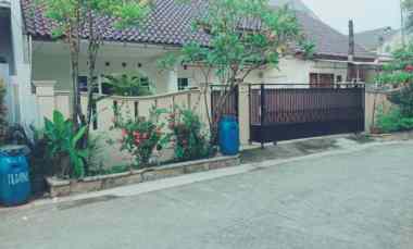 dijual cepat rumah siap huni luas tanah 168m2