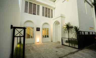 dijual cepat villa nyaman strategis di canggu bali