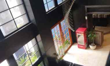 dijual hotel jl otista