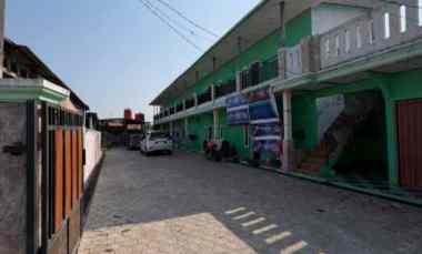 dijual rm 10 pintu depan jalan raya kerawang