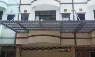 Ruko Strategis Lokasi di Bunguran- Listrik 3500 Va, PDAM - Hadap Bar