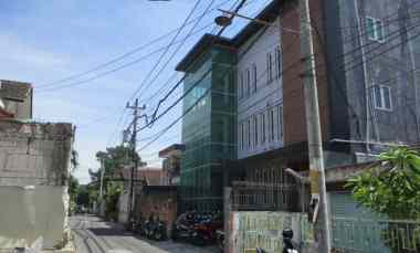 Gedung Kantor 3 Lantai Harga Dibawah Pasar di Caturtunggal