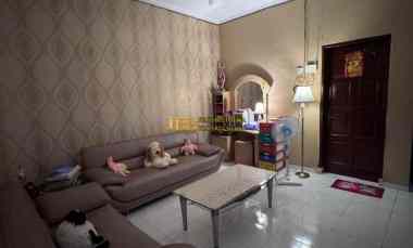 Rumah 3 Tingkat Dijual di Jalan Sutrisno Gang F - Medan Area
