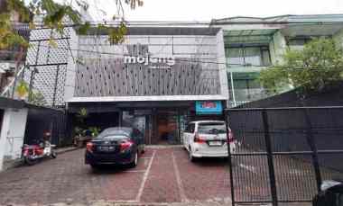 Gedung Mainroad Lingkar Selatan dekat Buah Batu Bandung