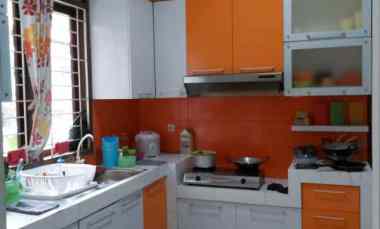 Rumah Luas yang Asri dan Nyaman Semi Furnish di Kav DPRD Ciwaru