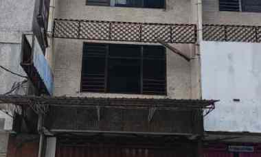 Ruko 3 Lantai Terawat di Pasar Atom dekat Toko Kain Gloria