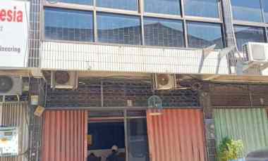 Ruko Komersial Perak Surabaya Ahan Parkir Luas 30 Mobil dan 15 Trailer