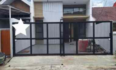 Dijual Rumah di Kompleks Taman Harapan Baru, Kota Bekasi B1203