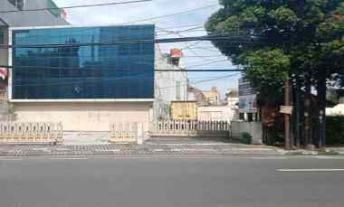 Gedung Dgn Tanah 2100 m2 SHM untuk Kantor/Komersial di jl. Wastukencana