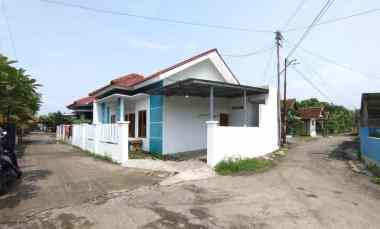 gambar dijual rumah 1 km ke kids fun park jl