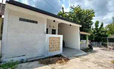 dijual rumah 12 menit umy