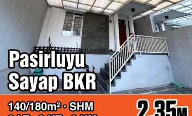 dijual rumah 2 lantai bagus di sayap bkr