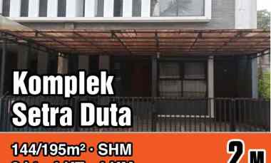 dijual rumah 2 lantai nyaman di komplek setraduta