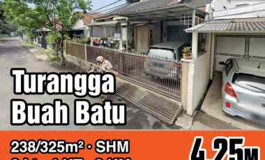 dijual rumah 2 lantai nyaman di turangga buah batu