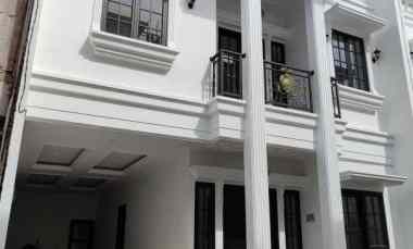 dijual rumah 3 lantai scandinavian di tanah baru depok