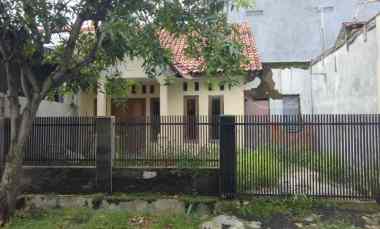 dijual rumah apa ada nya lokasi strategis di perumahan