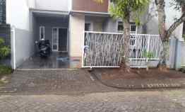 dijual rumah araya