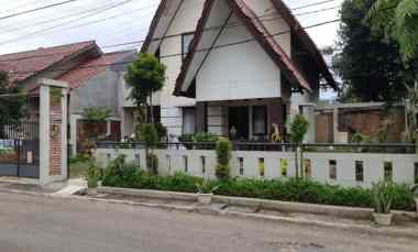 dijual rumah arcamanik