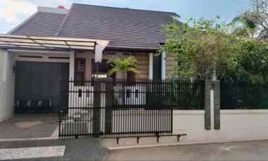 dijual rumah arcamanik endah