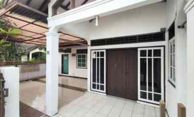 dijual rumah arcamanik endah