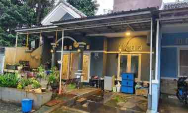Dijual Rumah Secondary Siap Huni Semi Furnish Nempel Bintaro