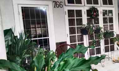 Dijual Rumah Asri Strategis di Perumahan Mega Cinere