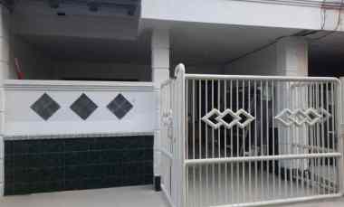 Rumah Siap Huni Strategis di Babatan Pantai, Surabaya Timur