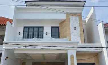 Minimalis Baru Gress Babatan Pantai, 5 menit ke Galaxy Mall, Unair