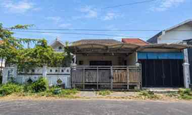 Rumah Babatan Pantai Strategis Hitung Tanah Row 3 Mobil