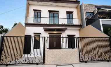 Dijual Rumah Baru Babatan Pantai Timur Surabaya Lebar 9m Row 3 Mobil