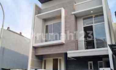 Dijual Rumah Bagus Split Level di Pakuwon City