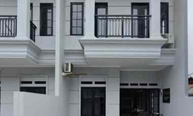 Rumah Klasik 2 Lantai di Juanda Depok Nempel Tol Cijago, Depok