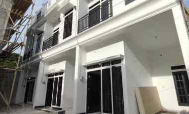 Dijual Rumah Baru dalam Cluster 3 Lantai di Condet Jakarta Timur